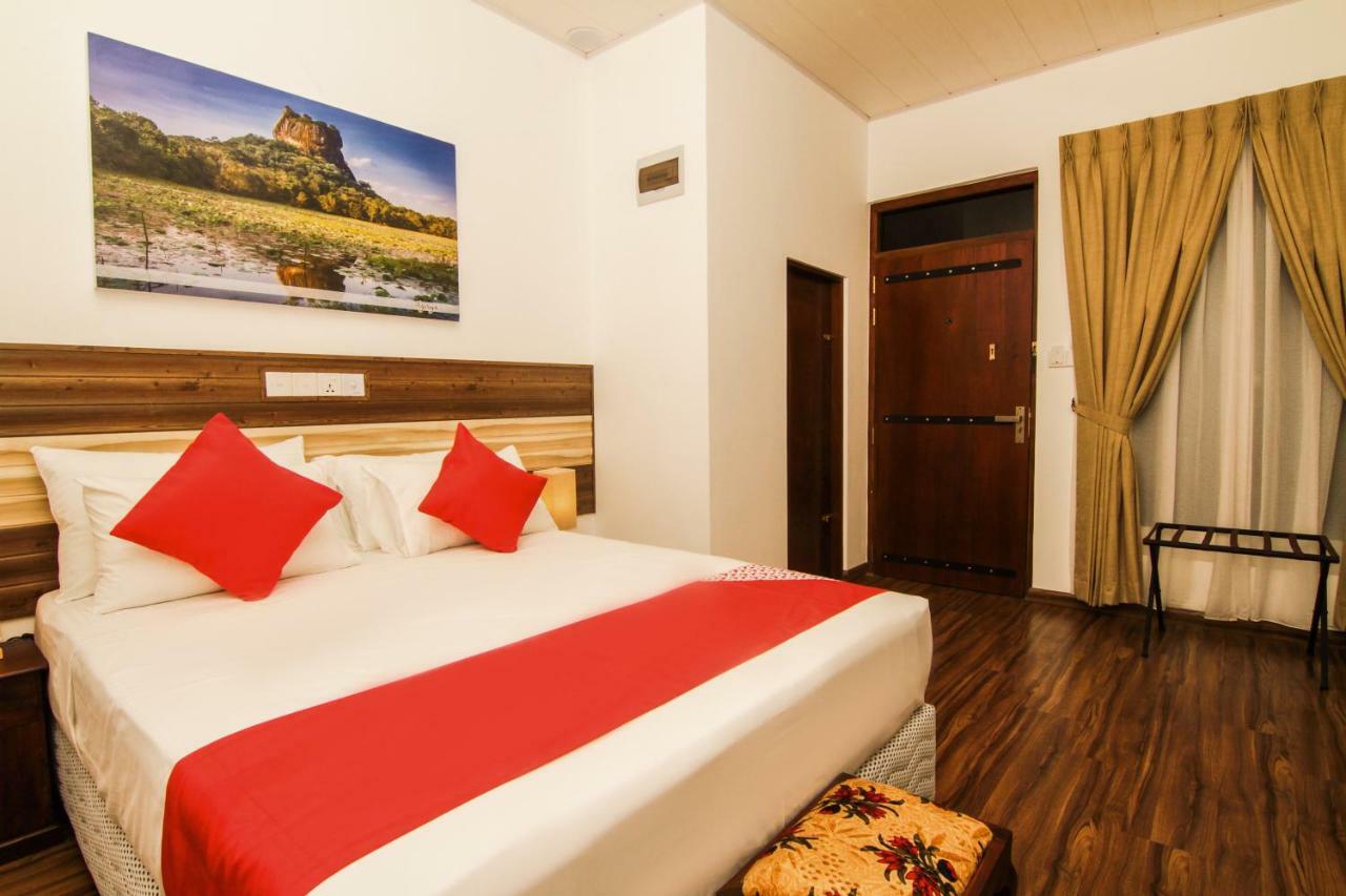 Clove Transit Hotel Kotugoda Zewnętrze zdjęcie