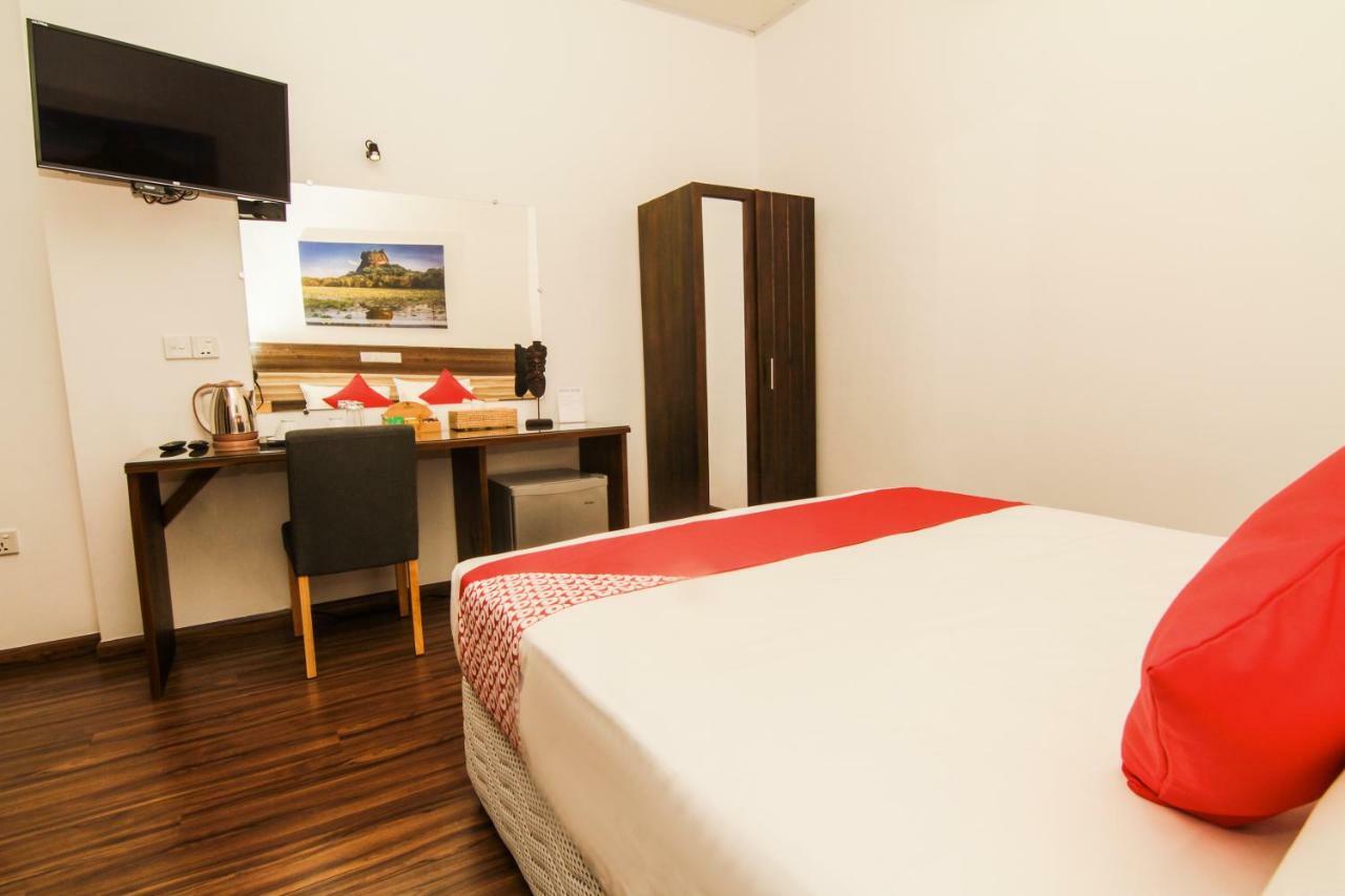 Clove Transit Hotel Kotugoda Zewnętrze zdjęcie