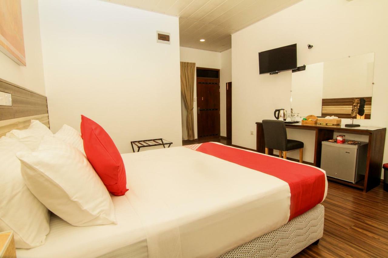 Clove Transit Hotel Kotugoda Zewnętrze zdjęcie