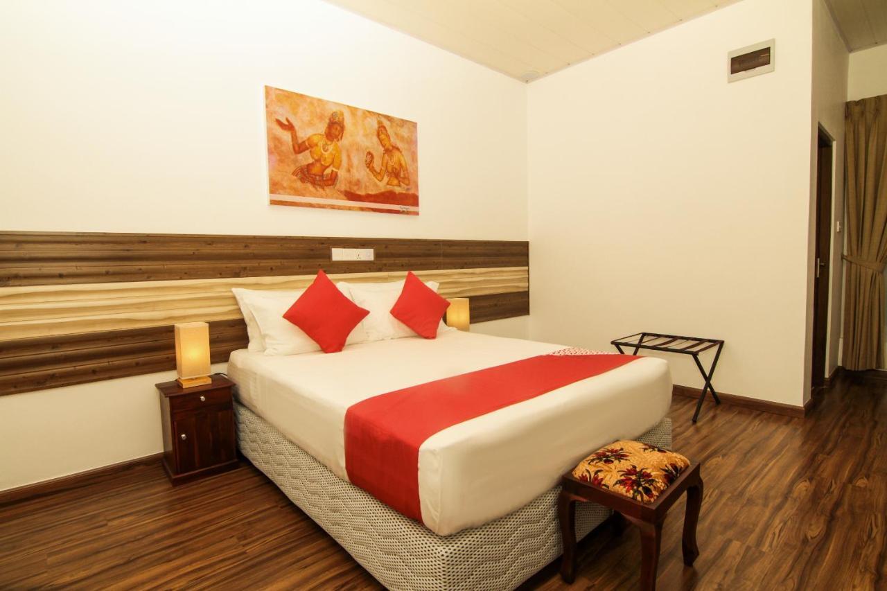 Clove Transit Hotel Kotugoda Zewnętrze zdjęcie