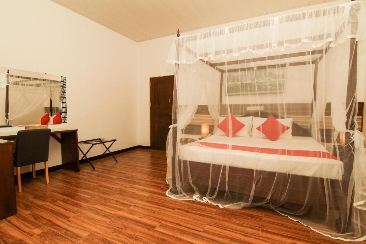 Clove Transit Hotel Kotugoda Zewnętrze zdjęcie